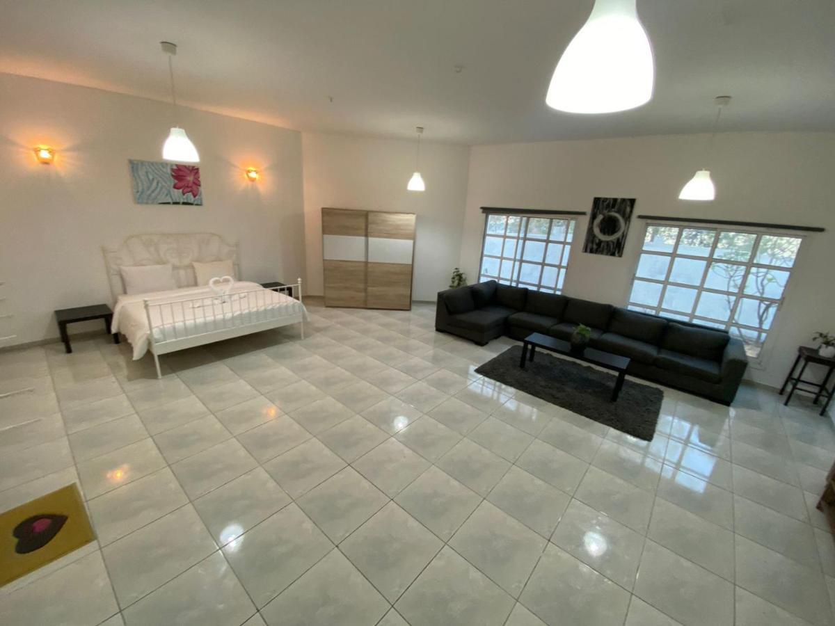 Comfortable Private Rooms In Compound Housing Dubaï Extérieur photo