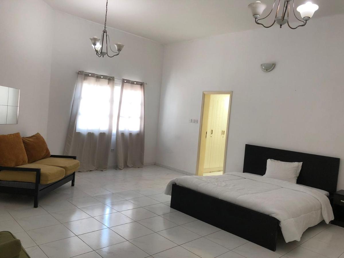 Comfortable Private Rooms In Compound Housing Dubaï Extérieur photo